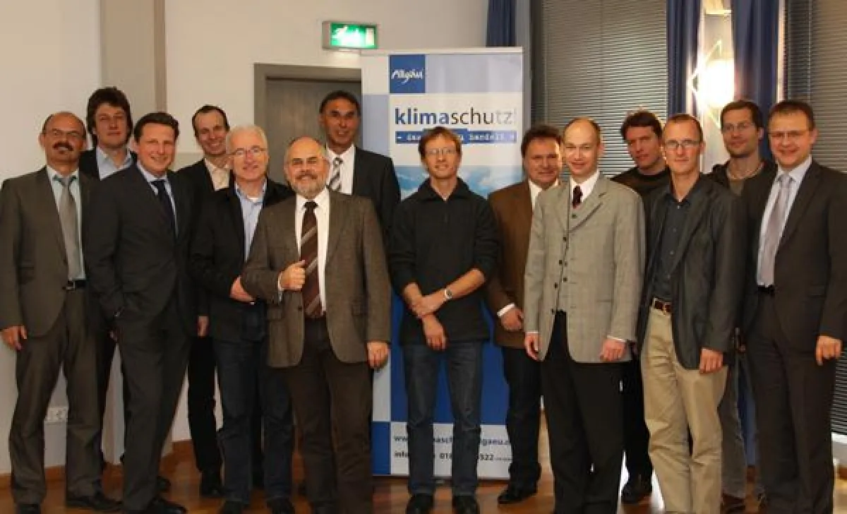 Bildunterschrift: Der Allgäuer Klimaschutzbeirat (v.l.n.r.): Karl-Heinz Lumer, ZAK, Ulrich Pfanner, Bürgermeister Scheidegg, Michael Lucke, AÜW, Martin Sambale, eza!, Augustin Kröll, Fellhornbahn/ Kle