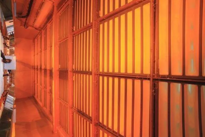 Bild: Gas-Turbinen bleiben eisfrei mit Infrarot-Strahlern