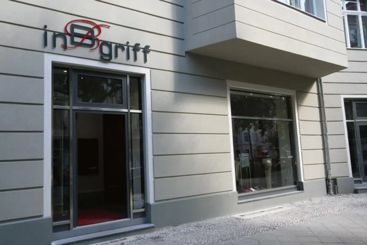 Ladenfront von inBgriff Beschlag Kunst, nur 200 mtr. vom Ku'Damm enfernt