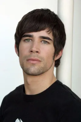 Bild: ARD-Schauspieler Jo Weil über Kinderarmut und sein Engagement für das "Puzzle der Wünsche" 2009