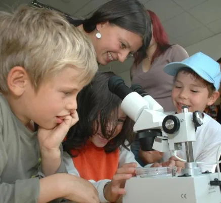 Bild: Betreuung & Bildung: Themen für Unternehmen?