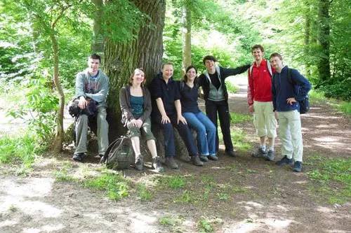 Bild: Spende von 2.000 Euro sichert Kasseler Team die Teilnahme am Oxfam Deutschland Trailwalker
