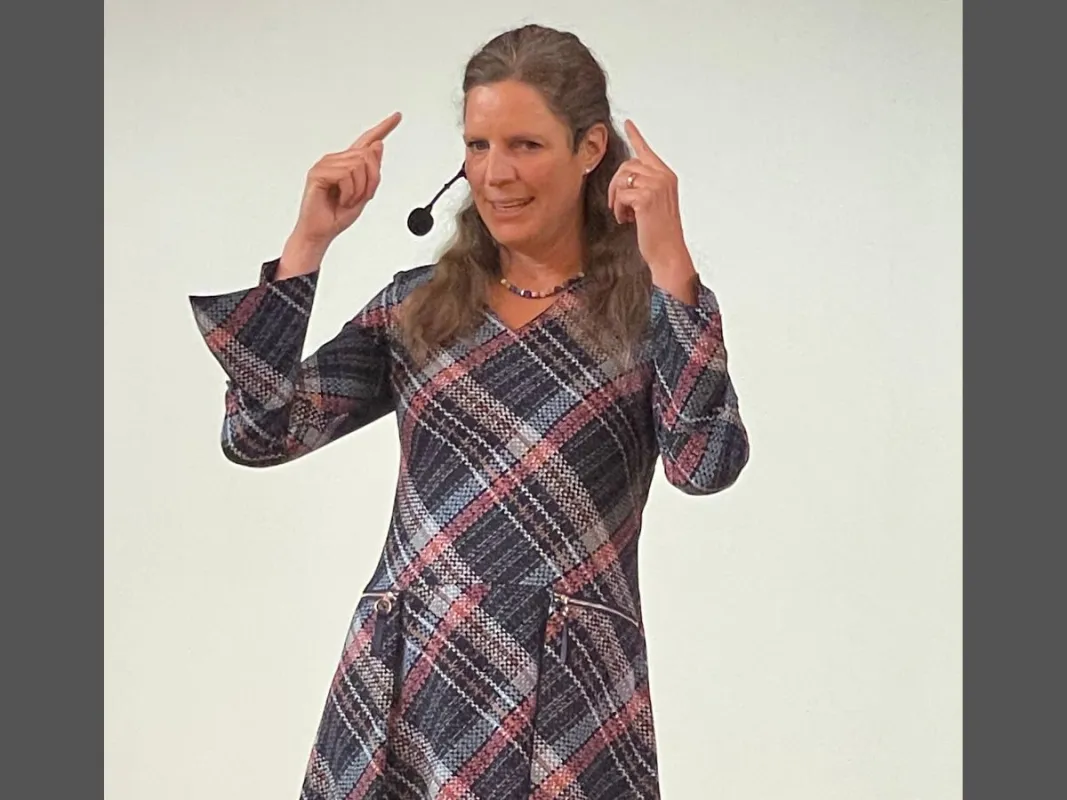 Daniela Landgraf spricht über die Macht von Worten - denn Worte wirken. Immer. (© Daniela Busse)