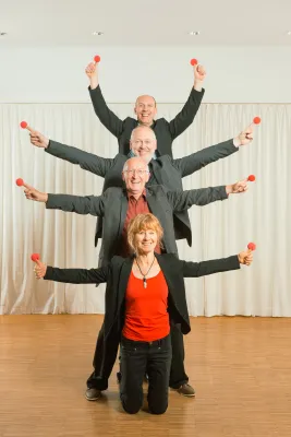 Lachen am Arbeitsplatz: Die Kraft des Humors für bessere Teamdynamik Bild: Lachen am Arbeitsplatz: Die Kraft des Humors für bessere Teamdynamik