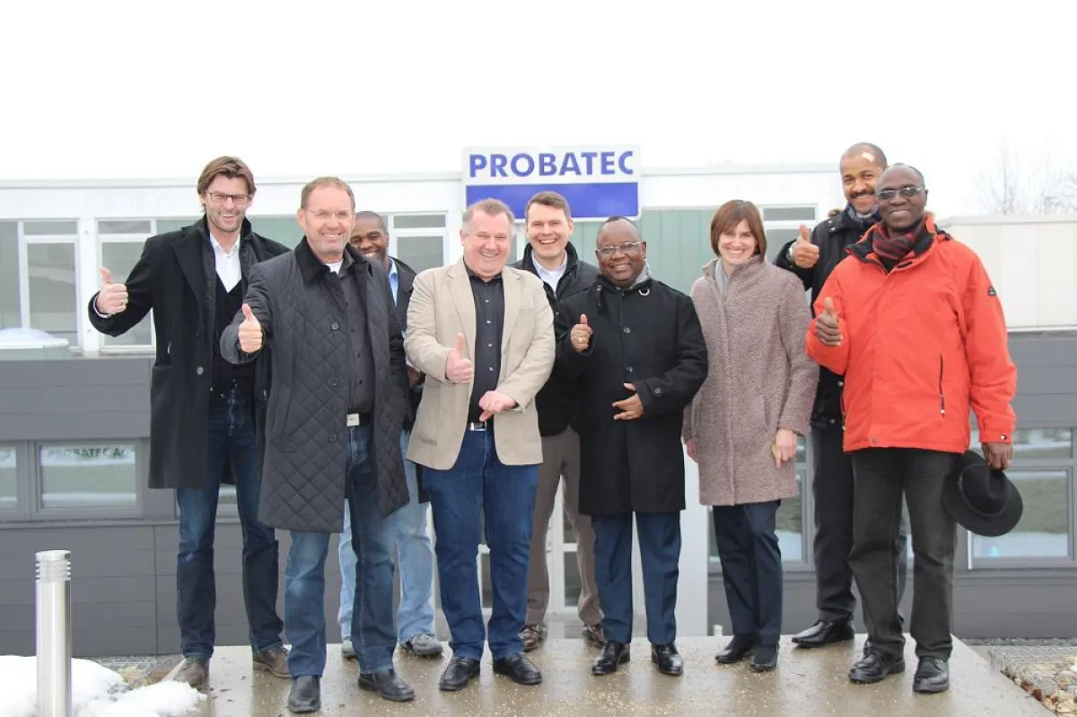 Gruppenbild mit PROBATEC GmbH, Generalkonsul von Angola und Experten-Team, e.inPower5 GmbH