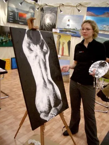 Bild: Messe-Highlight auf der Ambiente 2006: Live-Malerei am Stand von neos art