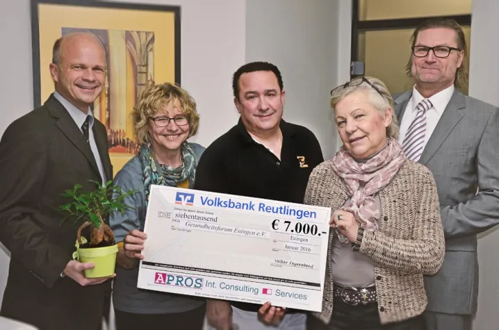 Bild: APROS spendet erneut an Gesundheitsforum in Reutlingen