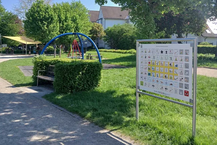 Kommunikationstafeln machen Spielplätze inklusiver – Verständigung ohne Worte Bild: Kommunikationstafeln machen Spielplätze inklusiver – Verständigung ohne Worte