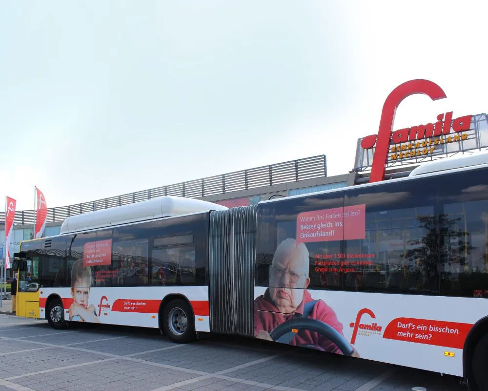 Das famila Einkaufsland ist in ganz Oldenburg mit dem Bus unterwegs.
