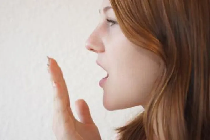 Sorgfältige Hygiene hilft gegen Mundgeruch Bild: Sorgfältige Hygiene hilft gegen Mundgeruch