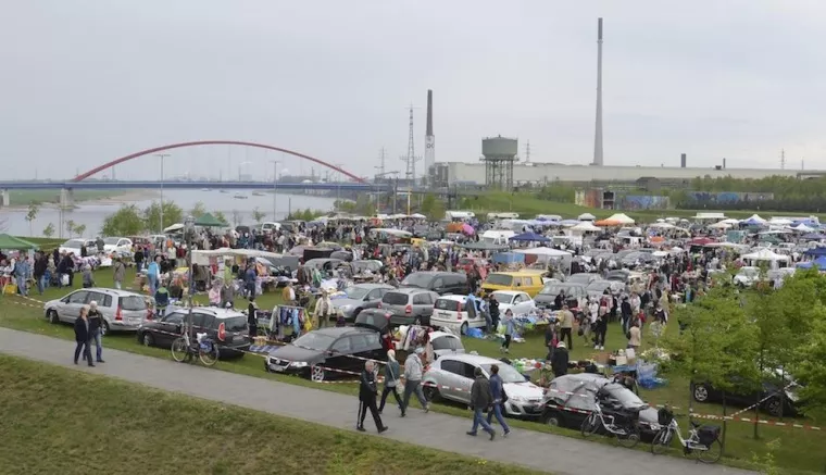 Bild: Mit Parkplätzen und Rabattkarte: Trödelmarkt im RheinPark Duisburg-Hochfeld startet mit zwei Neuerungen