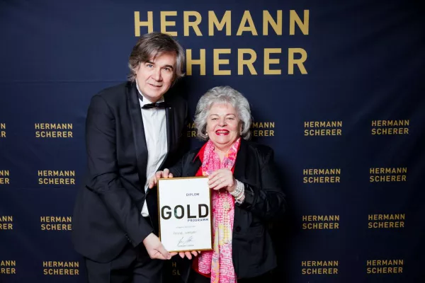 Bild: Selbstbewusstsein mit Humor Expertin Anne Weber rockt die Bühne