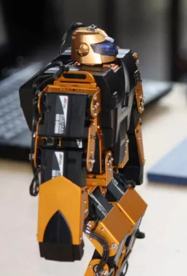 Bild: Physik mit Ketchupflecken, Chemie mit Gummibärchen und ein tanzender Roboter - Technik macht total viel Spaß