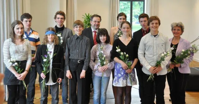 Bild: Bildungsminister ehrt schleswig-holsteinische Preisträger "Jugend musiziert"