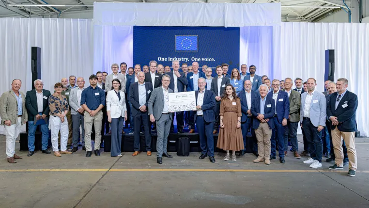 EuGH weist Klage der europäischen LKW-Anhängerhersteller zurück - Kernfragen bleiben inhaltlich ungeprüft Bild: EuGH weist Klage der europäischen LKW-Anhängerhersteller zurück - Kernfragen bleiben inhaltlich ungeprüft