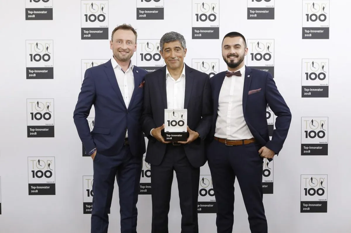Wissenschaftsjournalist Ranga Yogeshwar überreichte die TOP-100 Auszeichnung