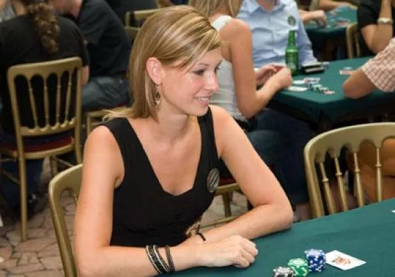 Everest Poker Valentinstags-Special mit Bussi.at Bild: Everest Poker Valentinstags-Special mit Bussi.at