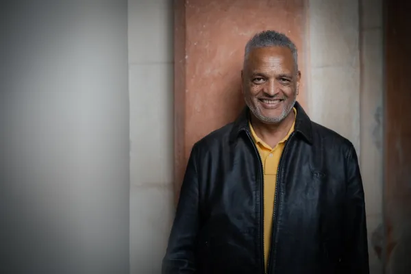 Bild: Zum 40. Filmjubiläum von „Der Name der Rose“: Der Mönch Venantius kehrt zurück!