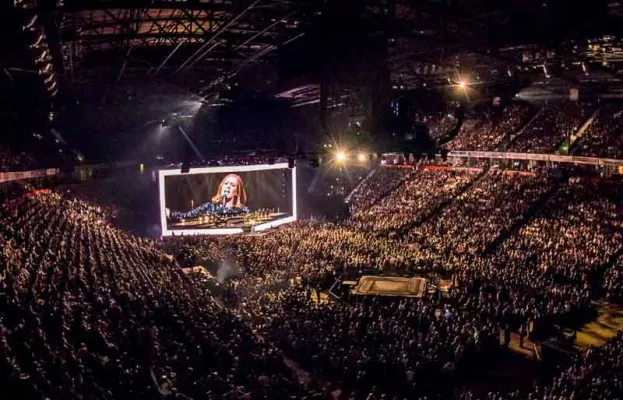Bild: Kettenzug-Funkfernsteuerung von Movecat mit Adele auf Welttournee