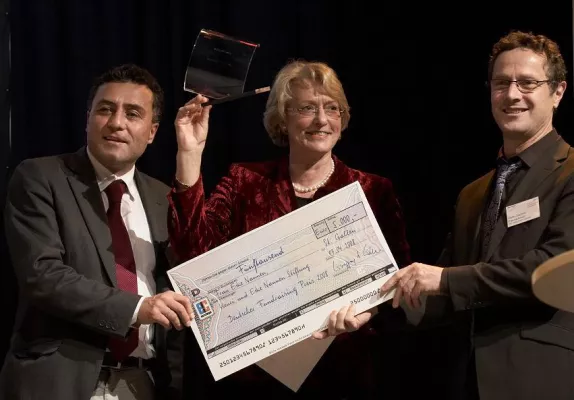 Bild: Eske Nannen erhielt Deutschen Fundraising Preis 2008