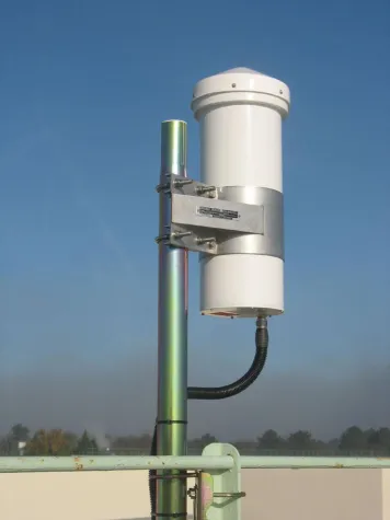 Bild: Übermittlung von GPS-, GLONASS- und GALILEO - Signalen in Gebäuden