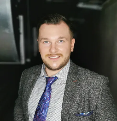 Bild: Stanislaw Nikolajew unterstützt die Real Estate T&M GmbH in der Geschäftsfeldentwicklung