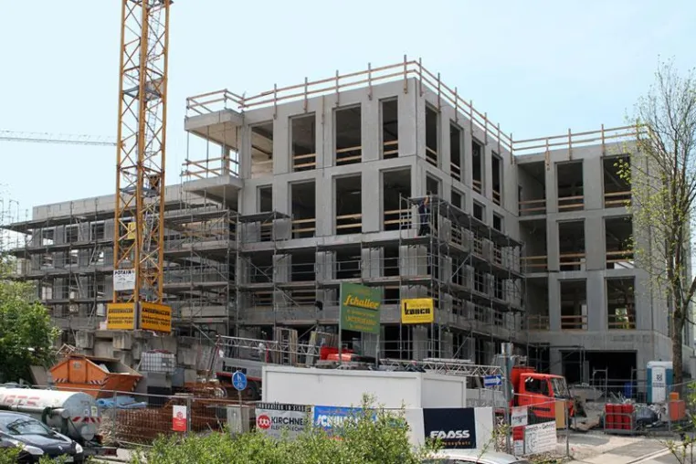 Bild: BID feiert Richtfest: Rohbau der neuen Inkasso-Firmenzentrale fertig