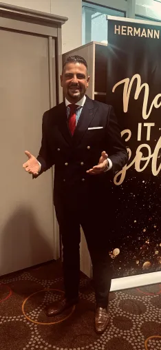 Ivan Gentile begeistert bei der 4. Internationalen Experten-Gala in Wiesbaden Bild: Ivan Gentile begeistert bei der 4. Internationalen Experten-Gala in Wiesbaden