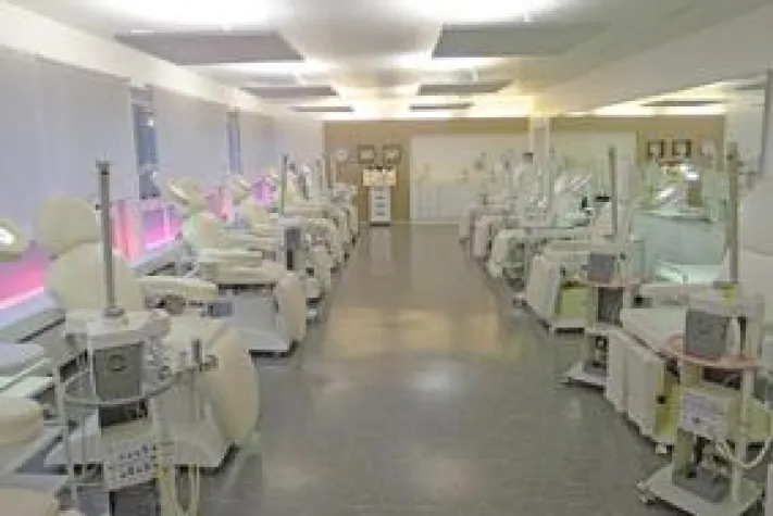 Bild: Infotag an Hessens größter Kosmetik und Make-up Schule