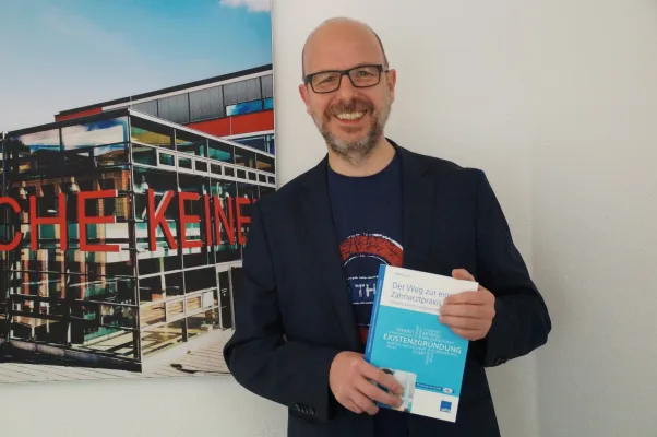 Bild: Erfolgreiches Fachbuch von Detlef Diehr zur Gründung einer Zahnarztpraxis wird nachgedruckt