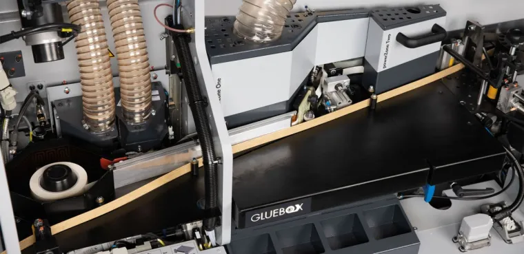 Revolutionär einfach: Format4 glueBox - PUR-Kantenanleimen ohne Leimbecken Bild: Revolutionär einfach: Format4 glueBox - PUR-Kantenanleimen ohne Leimbecken
