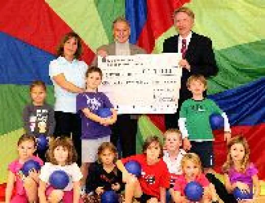 Bild: Kreissparkasse investiert in Sportpädagogik - Neue Kleingeräte für die Kindersportschule des TV Echterdingen