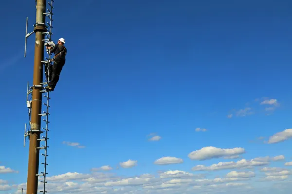 Bild: MEYERS LUFTHOHEIT - Sicherungsmaßnahmen gegen Fehltritte auf dem Dach