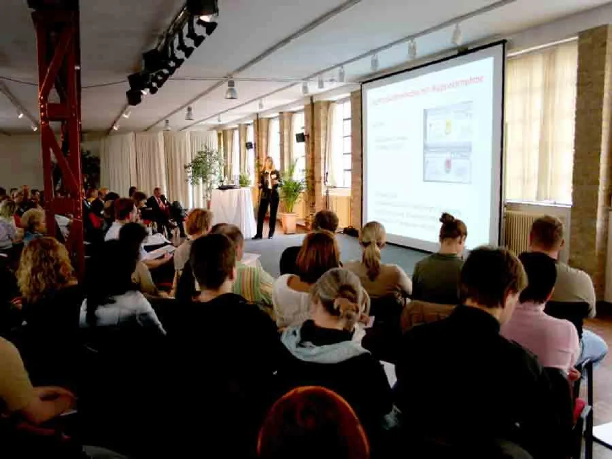 Stimmiges Ambiente und exzellente Locations ? wie hier die Kalkscheune in Berlin ? sorgten für die richtige Atmosphäre bei den Symposien, die Freudl & Friends in fünf Städten für Pfizer durchführte.