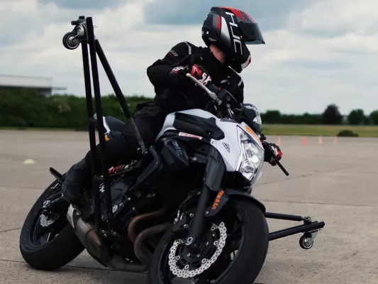 Bild: race & fun Motorradsport GmbH: Sicherheit und Fahrspaß im Fokus
