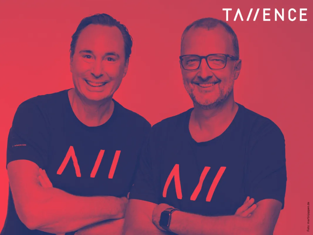 Bernd Scherf (re.) startet als neuer COO bei Tallence. Im Team Frank Moll (CEO, li.). (© martinjoppen.de)