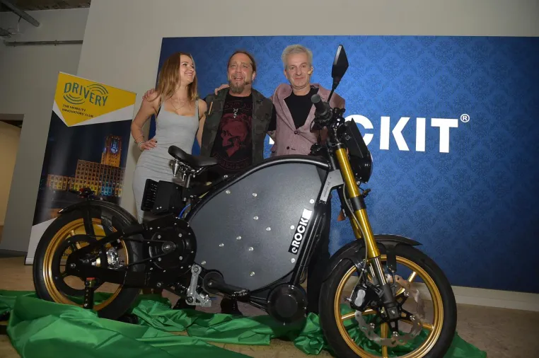Bild: Pedalbetriebenes Elektromotorrad: Weltpremiere des neuen eROCKIT