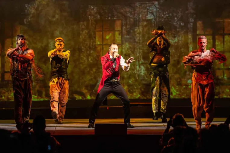 FOLLOW-ME verfolgt DJ Bobo auf seiner Kaleidoluna-Tour 2019 Bild: FOLLOW-ME verfolgt DJ Bobo auf seiner Kaleidoluna-Tour 2019