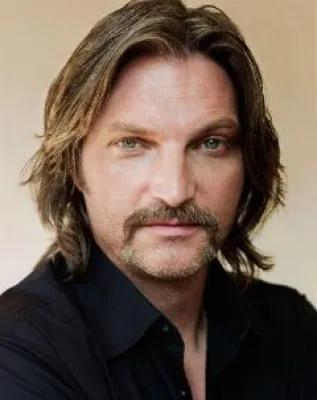 Bild: Gernsehclub im Grünen Salon - 16.03.2011 Stefan Jürgens und Nilz Bokelberg zeigen die US-Krimiserie THE SHIELD