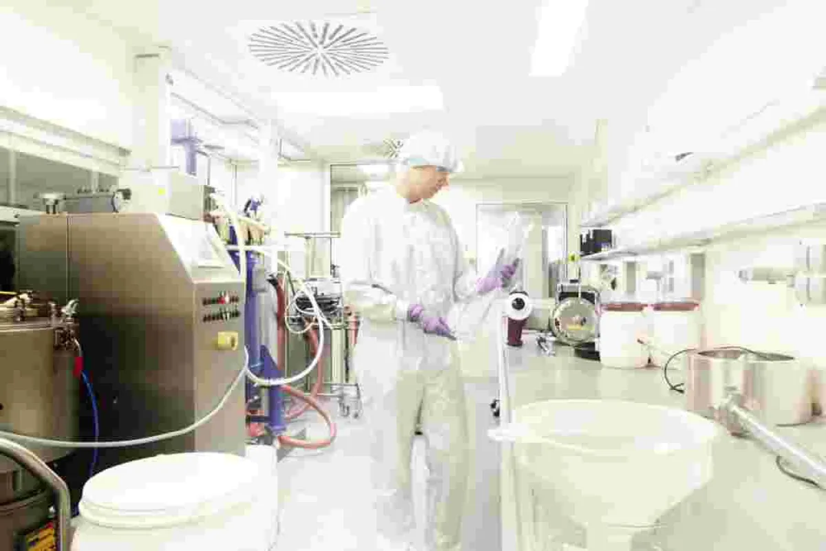 Arbeiten im Reinraum