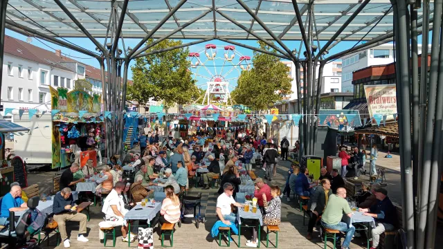 Oktoberfest feiert erfolgreichen Start mit verkaufsoffenem Erlebnis-Sonntag  Bild: Oktoberfest feiert erfolgreichen Start mit verkaufsoffenem Erlebnis-Sonntag