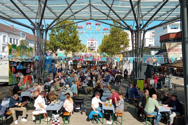 Oktoberfest feiert erfolgreichen Start mit verkaufsoffenem Erlebnis-Sonntag Bild: Oktoberfest feiert erfolgreichen Start mit verkaufsoffenem Erlebnis-Sonntag
