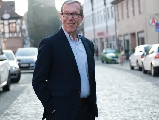 Bild: AKW-Laufzeitverlängerung greift zu kurz