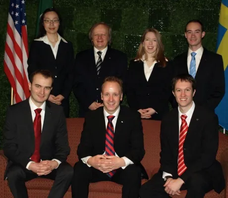 Uni Düsseldorf gewinnt mit 5.000 C$ dotierte Hauptrunde beim Internationalen Fallstudienwettbewerb in Montréal Bild: Uni Düsseldorf gewinnt mit 5.000 C$ dotierte Hauptrunde beim Internationalen Fallstudienwettbewerb in Montréal