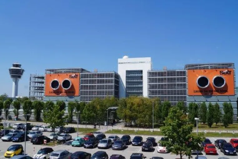 Bild: Sixt lässt lautstark von sich hören.