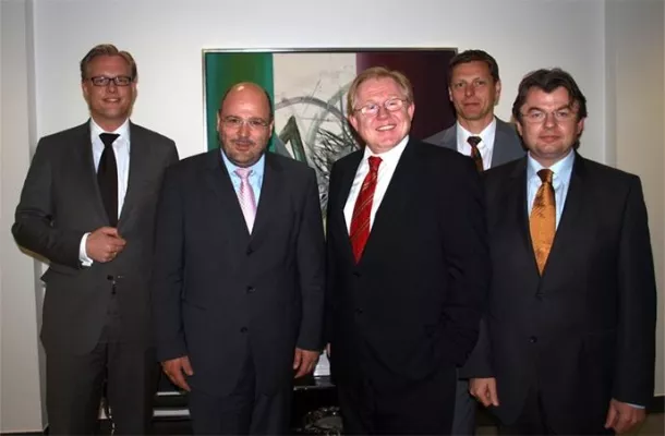 Bild: Haushaltspolitischer Sprecher der CDU/CSU-Bundestagsfraktion besucht SCHMIDTGRUPPE