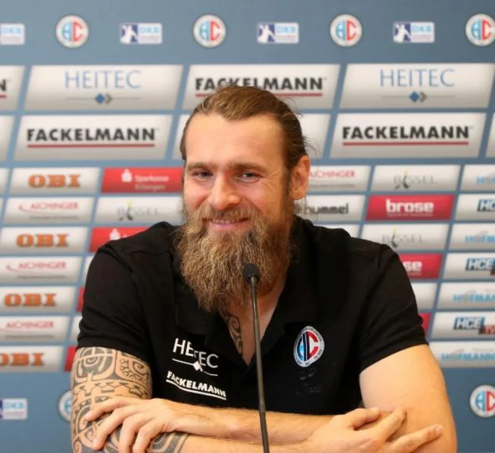 (Foto: J. Krieg, hl-studios, Erlangen): Pavel Horák freut sich auf die Unterstützung der HCE-Fans