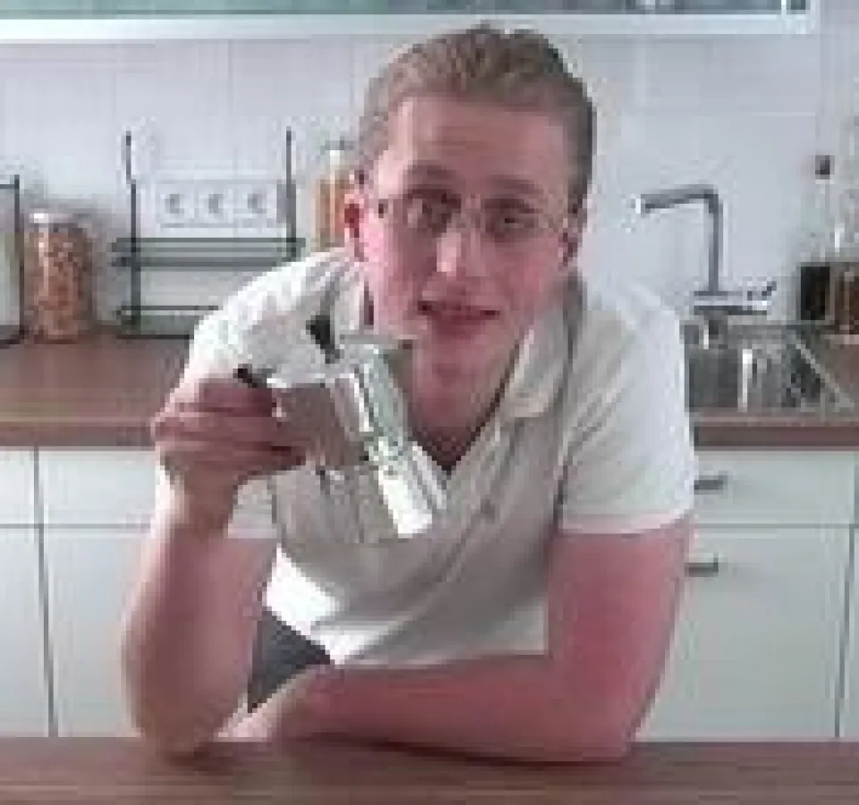 Ronald Gerber ?Spiegelpyramide? - Videoinstallation