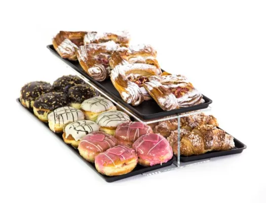 Dreifach kreativ - die etwas andere Tablett-Etagere Bild: Dreifach kreativ - die etwas andere Tablett-Etagere