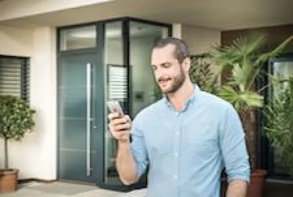 Wie ein smartes Türschloss den Urlaub noch entspannter macht Bild: Wie ein smartes Türschloss den Urlaub noch entspannter macht